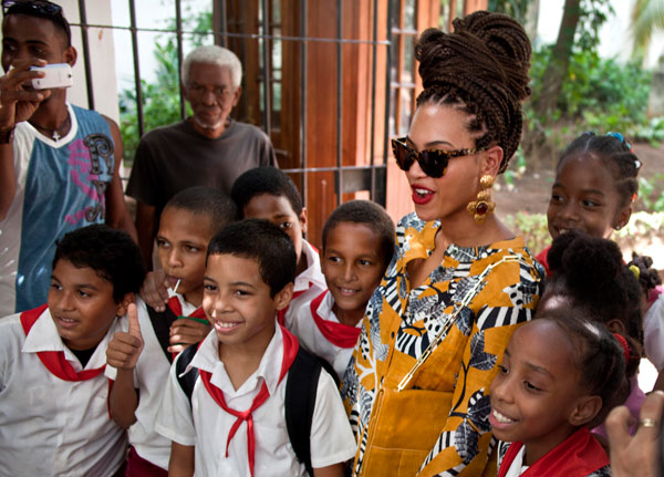 US singer Beyonce tours Old Havana, Cuba, on Thursday. Ramon Espinosa / Associated Press Beyonce, Jay-Z cause waves with visit to Cuba