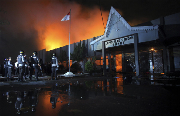 5 dead in jailbreak riots