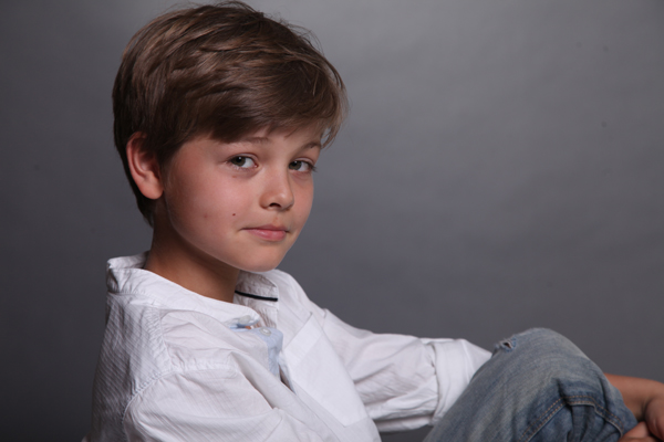 Born in France, but raised in Beijing, Arman Darbo makes his debut on the big screen in Kung Fu Man. Young sassy star