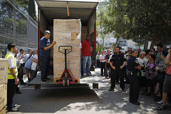 Israeli gas mask distribution expand opening hours