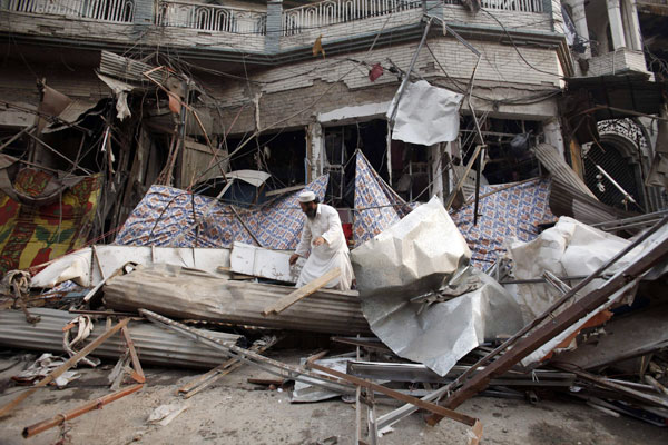 Pakistan market attack kills 42