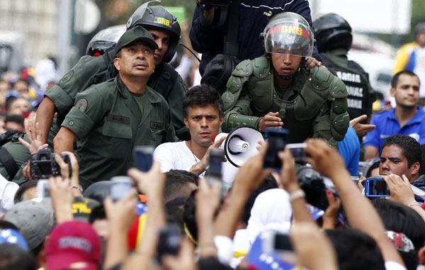 Wanted Venezuelan opposition leader turns himself in