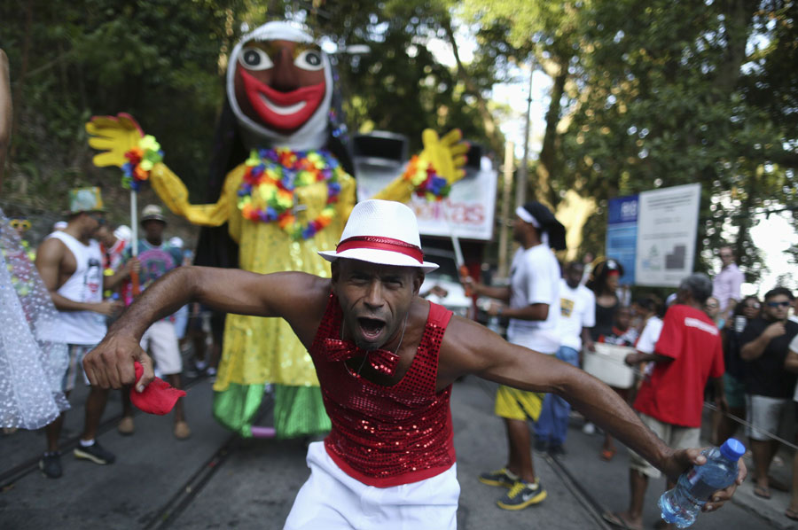 Rio drops protests for Carnival