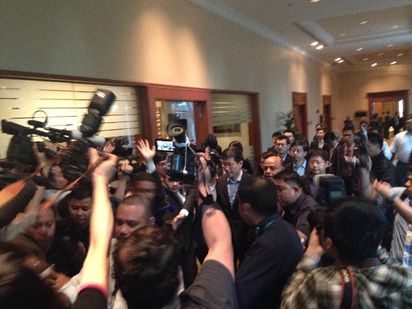 Live report on Malaysia Airlines flight MH370