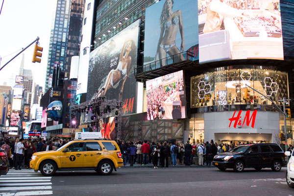 H&M promotes summer collections with DJ show in NYC