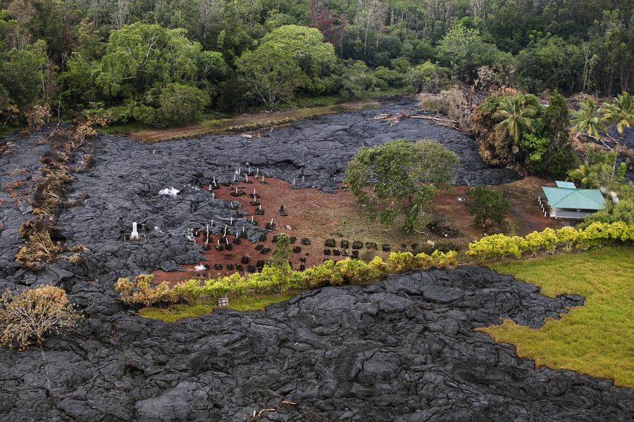 Hawaii lava crosses residential property