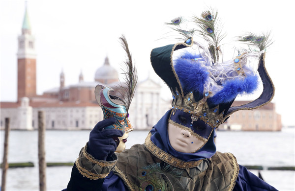 Venice welcomes carnival season