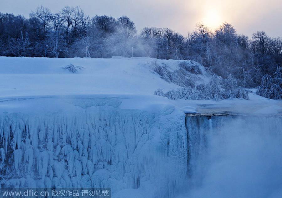 How Niagara Falls freezes ... or does it?