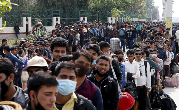 Thousands fleeing Nepalese capital as tensions rise