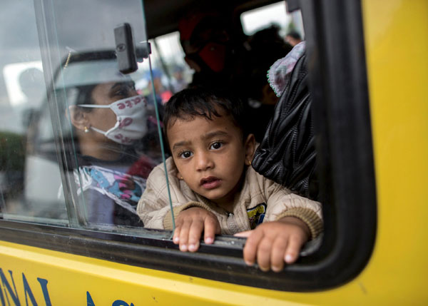 Thousands fleeing Nepalese capital as tensions rise
