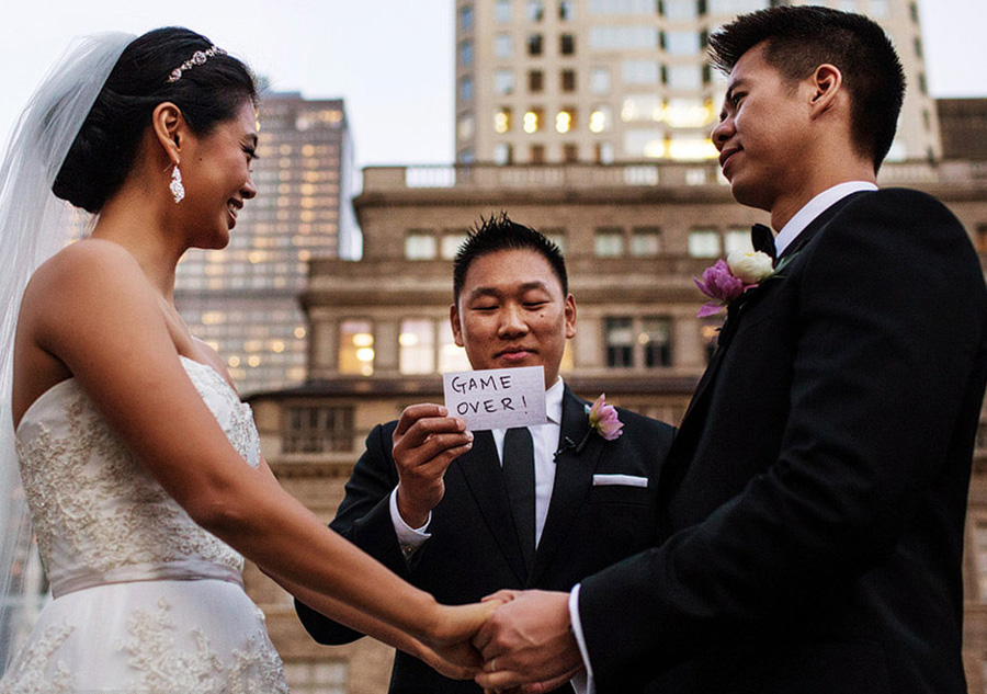 Funny wedding photos leave people with laughter