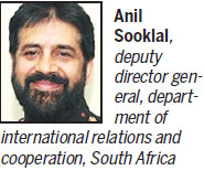 'Sherpas' carry the weight of expectations for summit