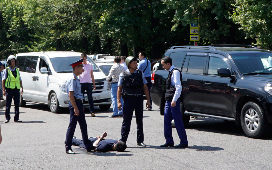Armed men open fire to pedestrians in Almaty of Kazakhstan, killing 1 soldier
