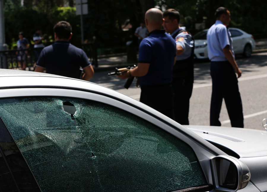 Armed men open fire to pedestrians in Almaty of Kazakhstan, killing 1 soldier