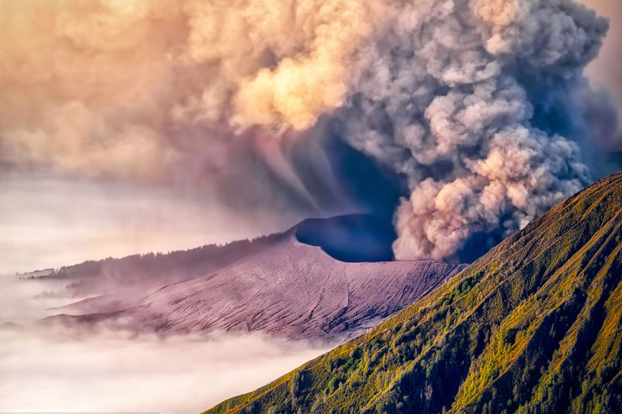 Photos reveal how landscape changes after volcano erupts