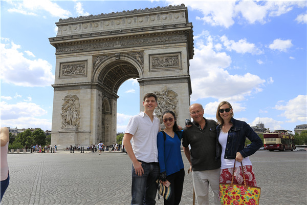 Pilot aims to be first Chinese woman to circle globe