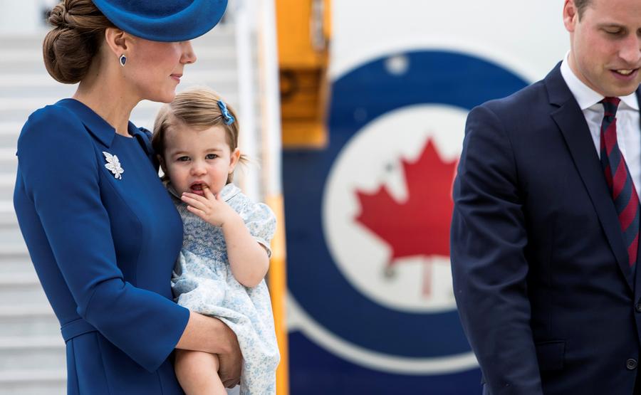 Kids in tow, Prince William starts Canadian tour