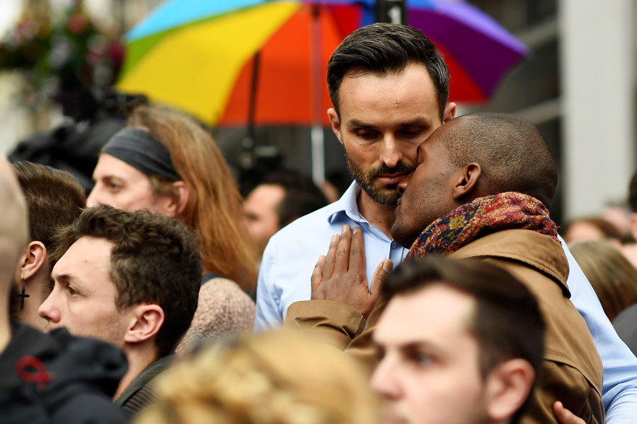 Tributes paid to Florida shooting victims worldwide