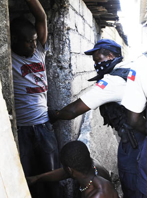 UN helps Haiti chase 5,100 runaway prisoners