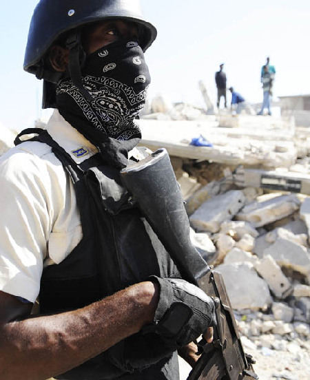 UN helps Haiti chase 5,100 runaway prisoners