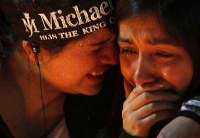 Worldwide fans mourn their King of Pop