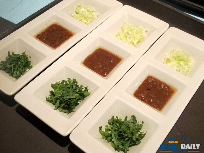 溫暖冬季養(yǎng)生粥 潮粵風(fēng)味盡飄香(組圖)