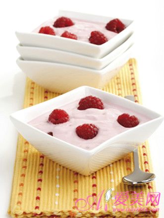 早晨喝酸奶并不營養(yǎng)