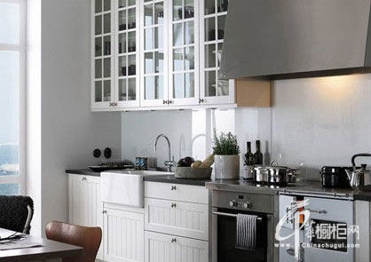 4款簡(jiǎn)約黑白色廚房演繹經(jīng)典