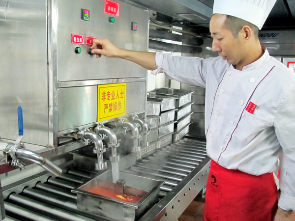 揭秘海底撈后廚