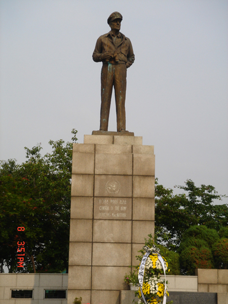 楊廣文登陸韓國仁川