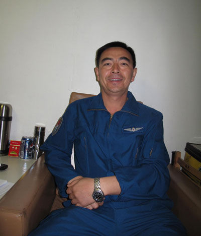 喜歡讀書愛聽音樂的直升機組副團長