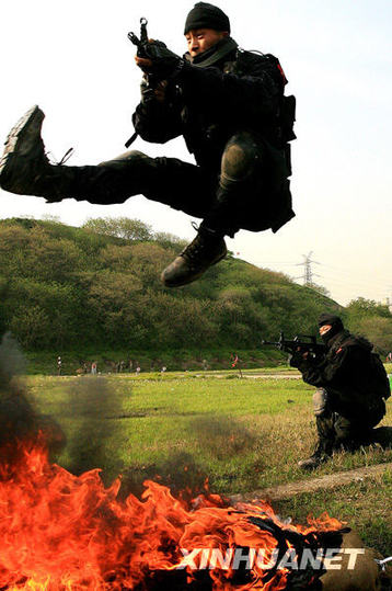 千錘百煉 挑戰(zhàn)極限[組圖]