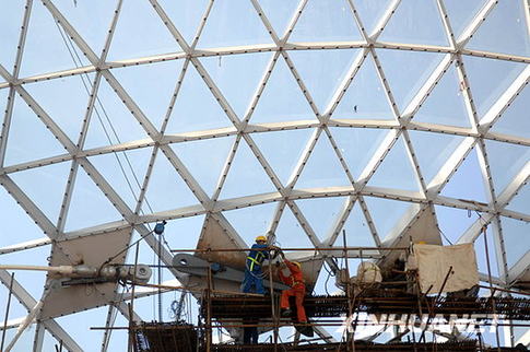 上海世博會：克服高溫 緊張施工