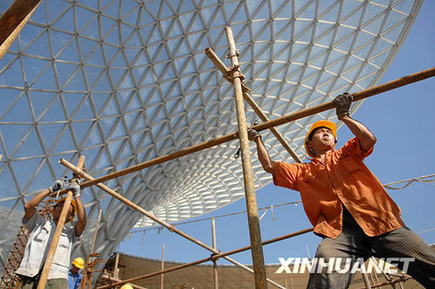 上海世博會：克服高溫 緊張施工