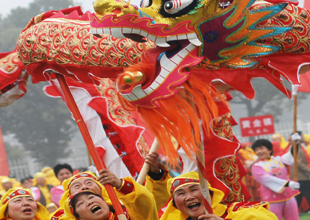 舞龍慶元宵節(jié)