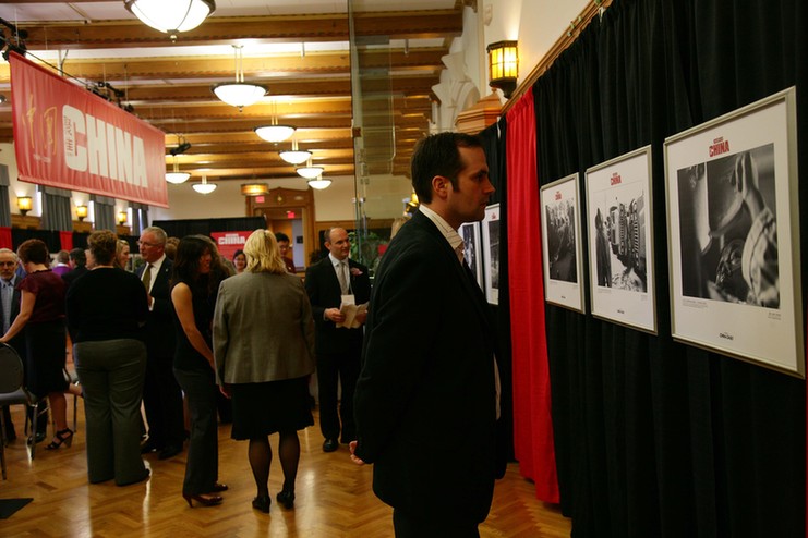 《百名攝影記者聚焦中國》加拿大揭幕