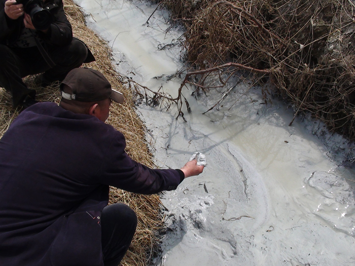 調(diào)查：沈陽小造紙廠違規(guī)排污、貽害居民