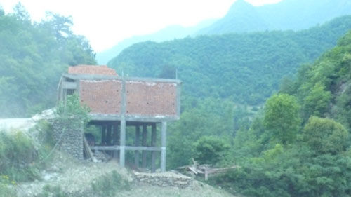 汶川地震一周年前夕平武南壩見聞