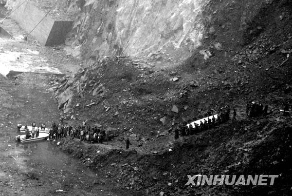 汶川地震一周年：歷史永遠銘記[組圖]