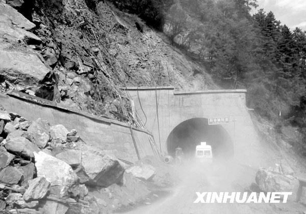 汶川地震一周年：歷史永遠銘記[組圖]