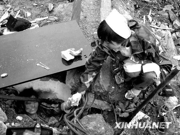 汶川地震一周年：歷史永遠銘記[組圖]