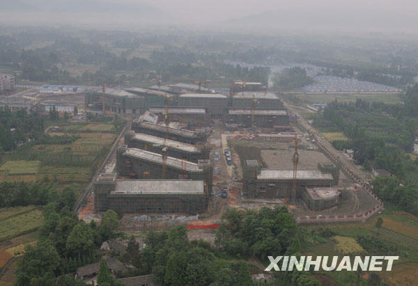 汶川地震一周年：空中看災(zāi)區(qū)重建[組圖]