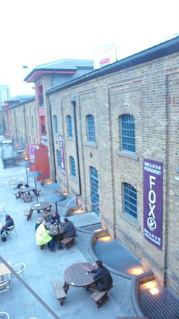 Excel是倫敦最大的會展場館之一 周圍風景優美