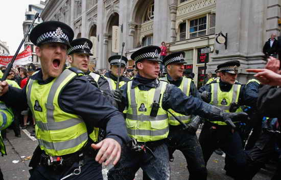G20抗議活動(dòng)演變成暴力事件32人被捕(組圖)