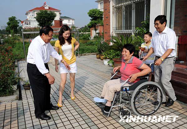 吳仁寶：打造“天下第一村”的老書記