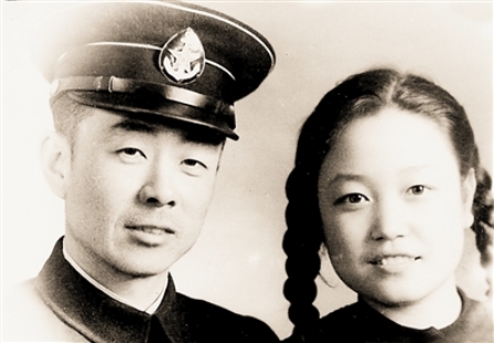 解放軍首位隊列教授的人生“正步走”(組圖)