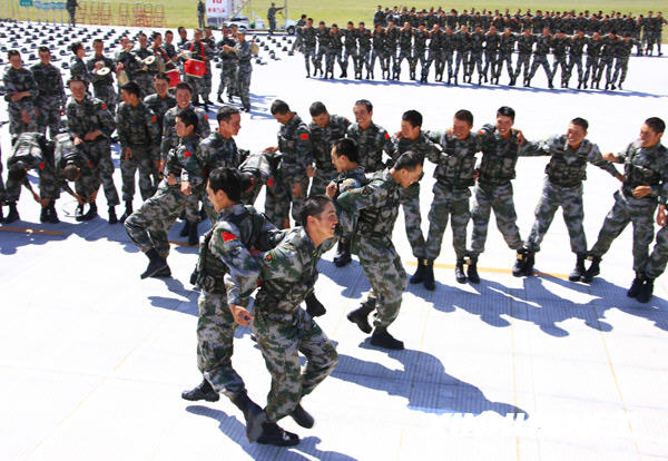 聚焦閱兵村[組圖]