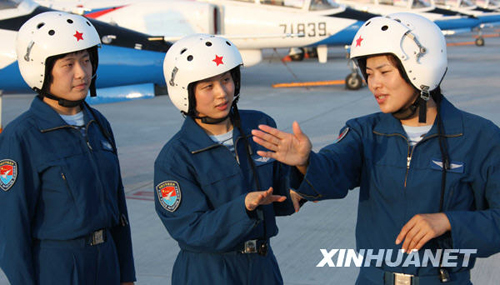 首批戰(zhàn)斗機女飛行員將亮相國慶閱兵