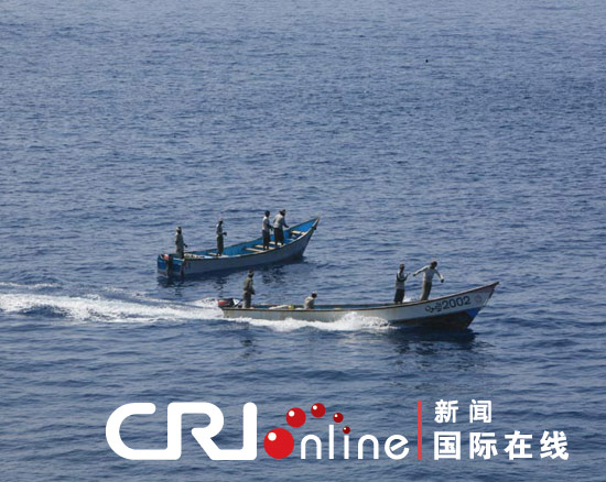 我護航編隊兩艘導彈驅逐艦阻止海盜襲擊(組圖)