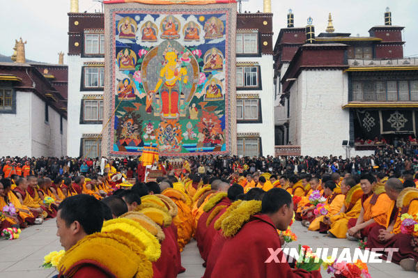 西藏昌都舉行迎請強巴佛大型佛事活動[組圖]